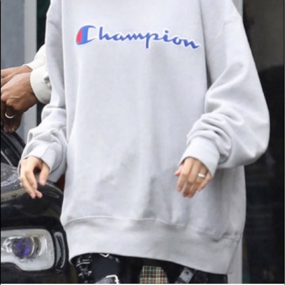 NWT Navy Blue Champion Crewneck  size XL - Picture 3 of 4